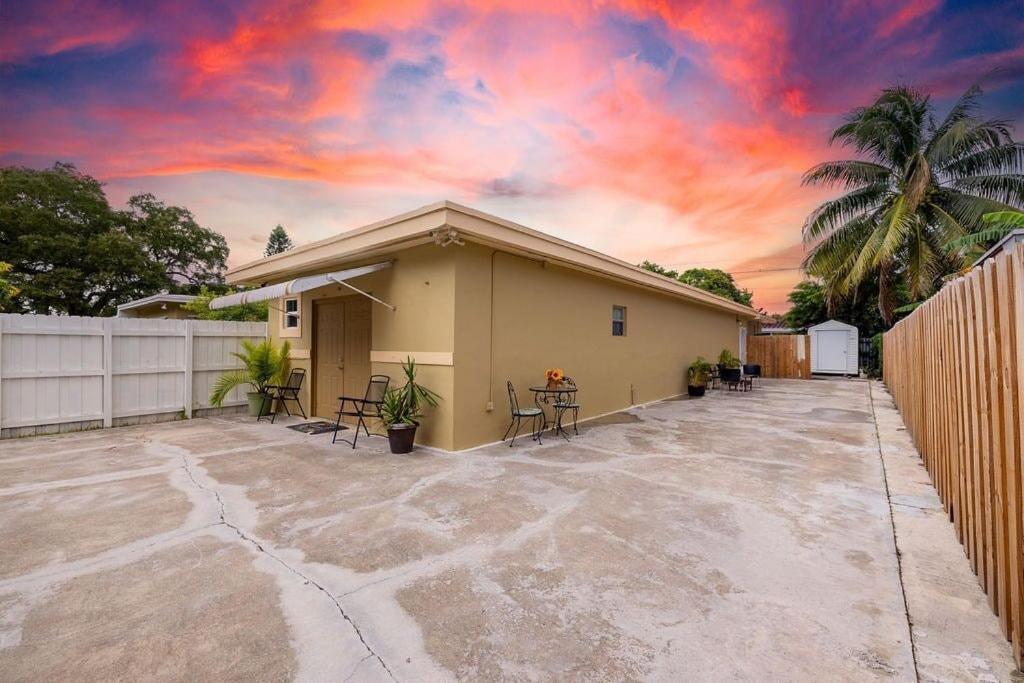 נורת' מיאמי ביץ' Private Suite In North Miami מראה חיצוני תמונה