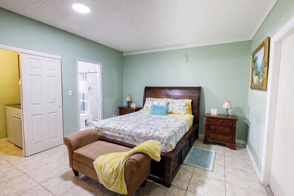 נורת' מיאמי ביץ' Private Suite In North Miami מראה חיצוני תמונה